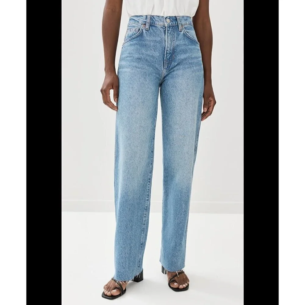 Reformation Cynthia Highrise straight long jeans, Medium wash, Size 31 N49